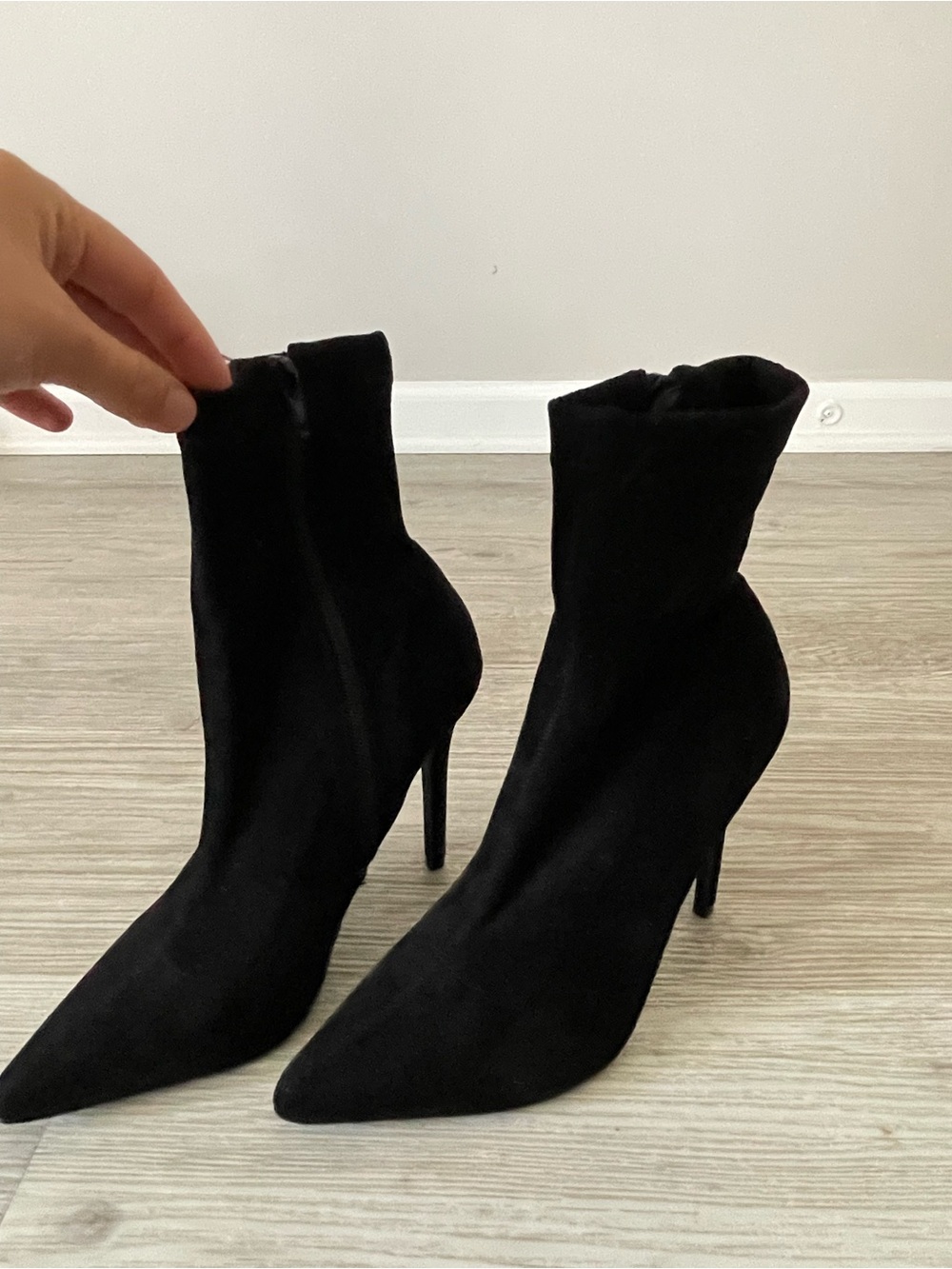 Black heel boots